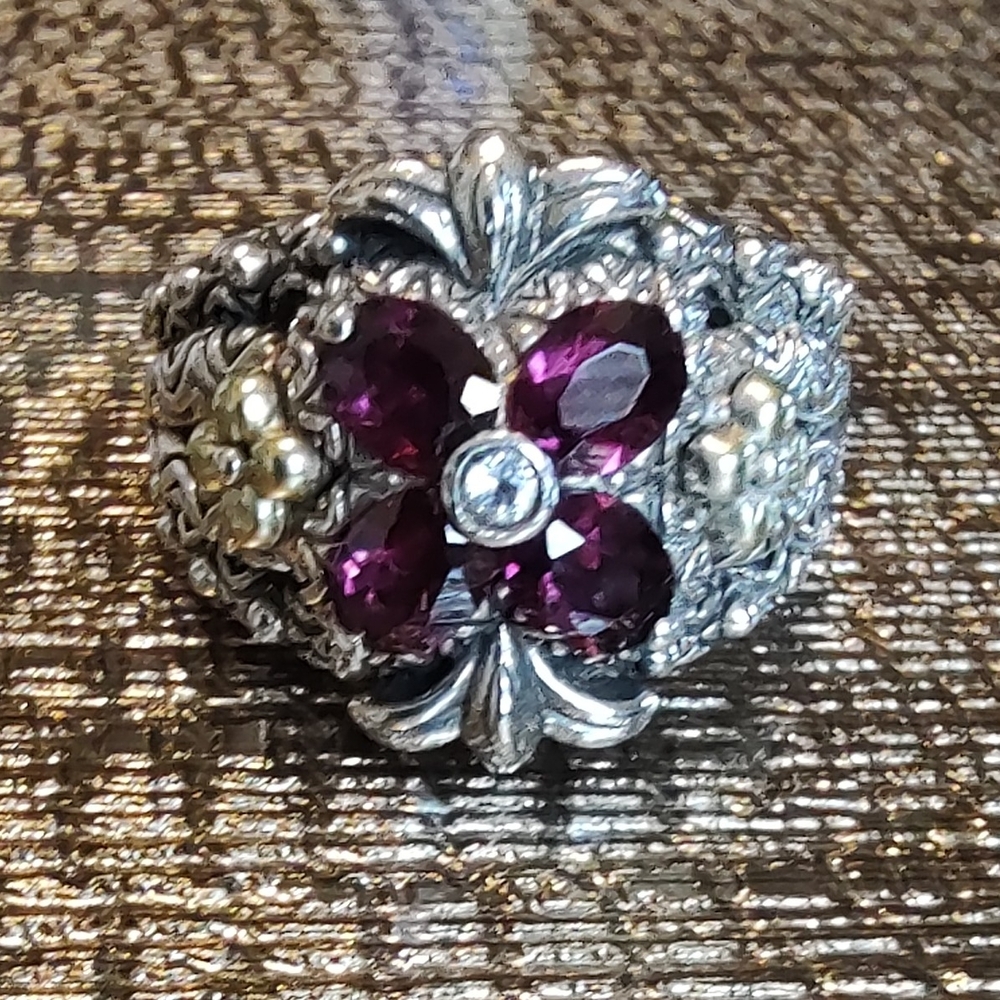 Elegant Silver and Purple Floral Ring